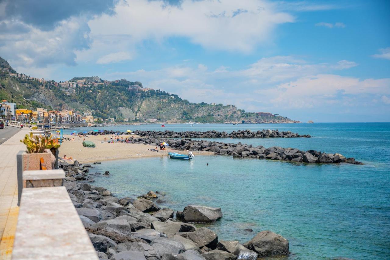 Naxos Marina Bay Acomodação com café da manhã Giardini Naxos Exterior foto